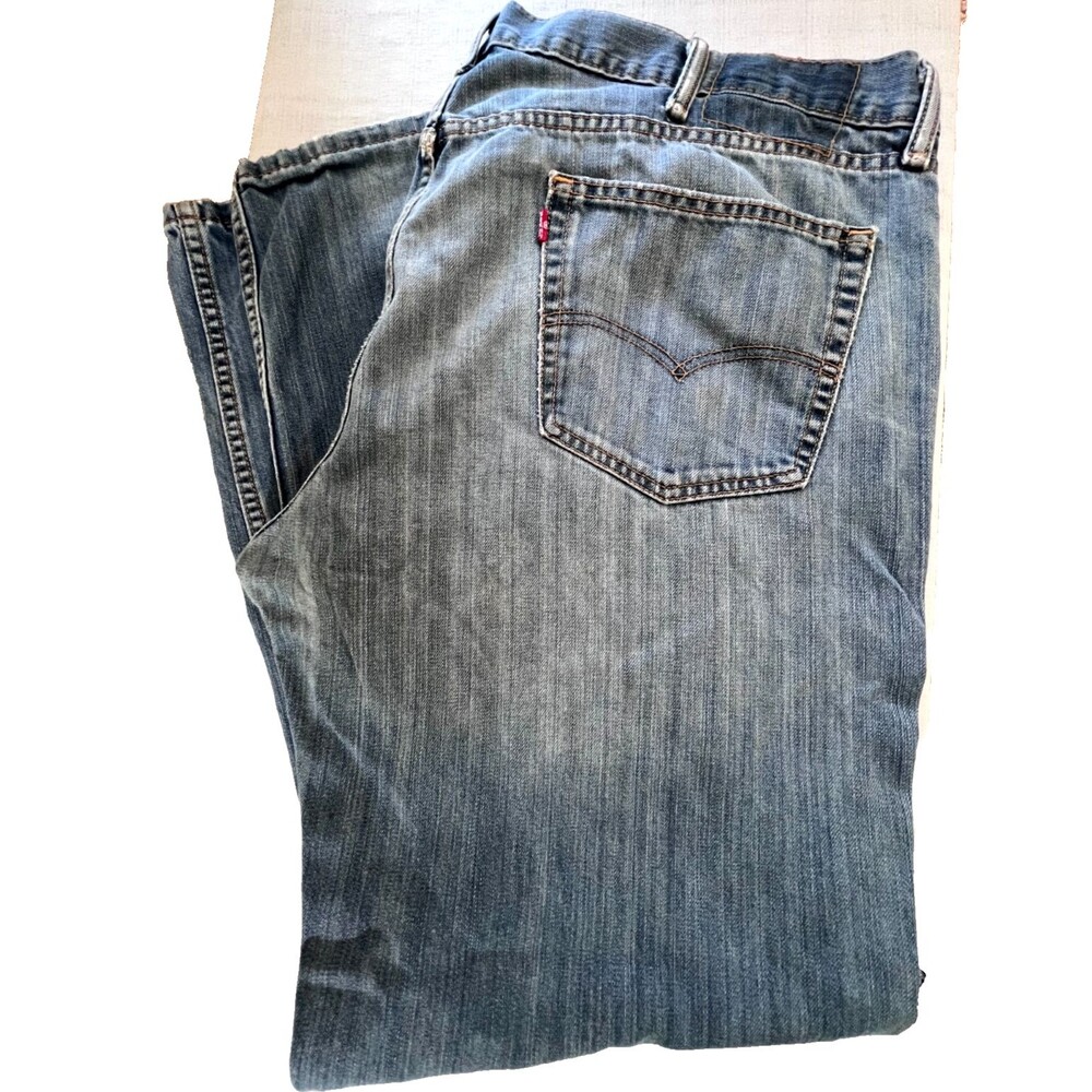 Levis Distressed Vintage 559 Relaxed Straight Leg Mens medium washed Size 40x32